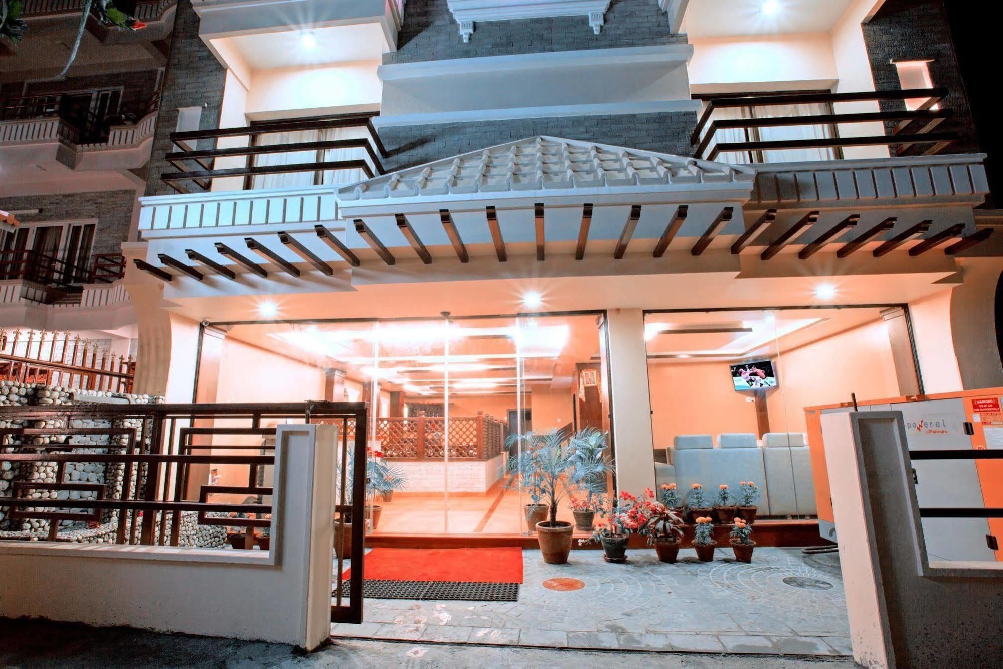 Hotel City Park Pokhara Exterior photo